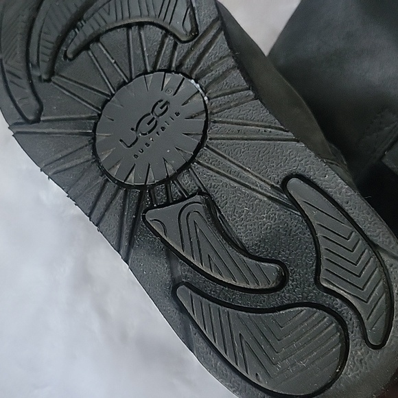 UGG boots black with bucket details  size 9 - Picture 7 of 8